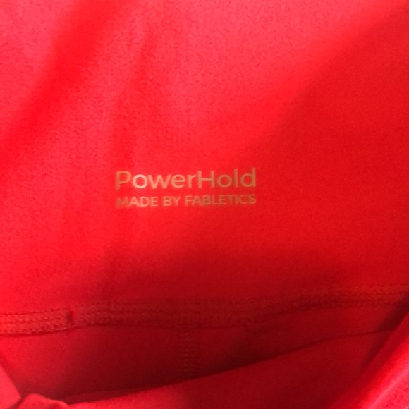 ✨2/$75 ✨ Fabletics shorts and crop boxy tee outfit - Picture 4 of 4